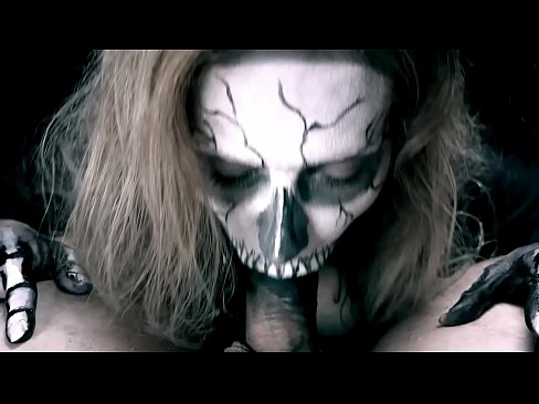 ❤️ Demon girl zuigt pik met haar zwarte mond en slikt sperma. ❤❌  Sex at nl.osagoassist.ru ❤